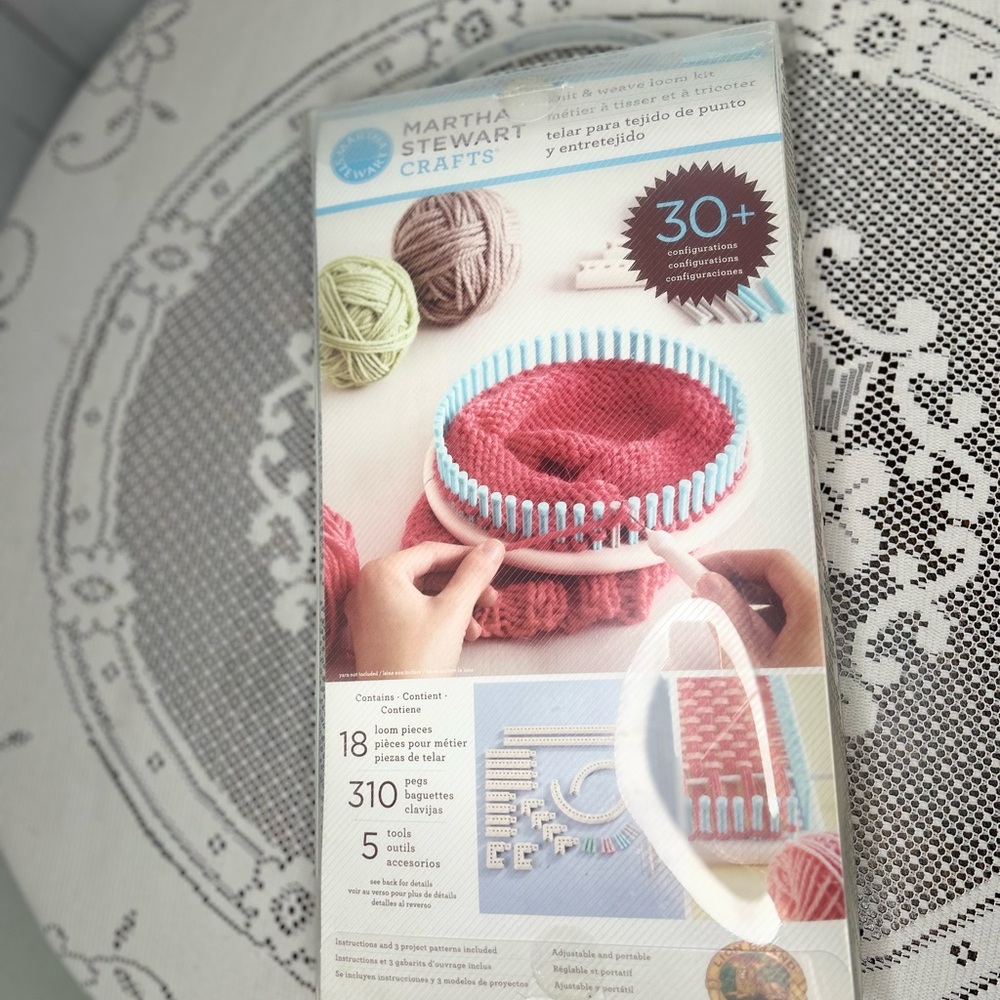 Vintage Martha Stewart Crafts Knitting Kit with Loom and Yarn